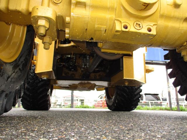 日本 　ＣＡＴ　９０１Ｃ２　ホイールローダー　４ＷＤ　バケット容量０．４ｍ３　使用時間４２１．６ｈ　Ｈ３０〜Ｒ６特定自主検査済　スノータイヤ　前後作業灯　室内ヒーター　ＡＭラジオ　ＡＵＸ（33枚目）