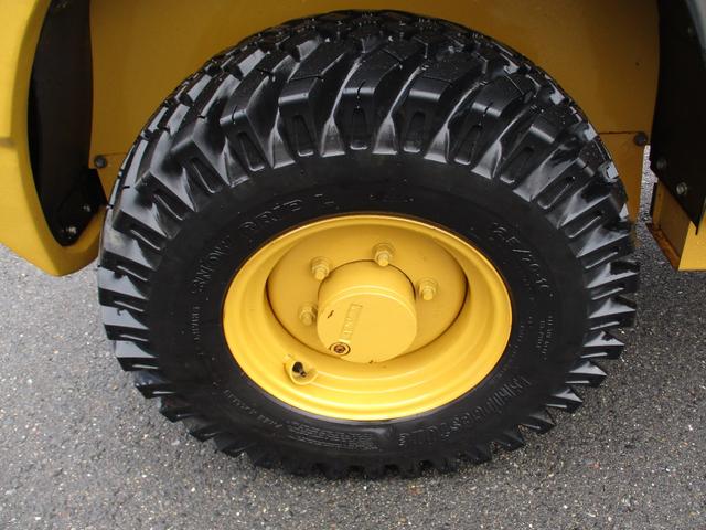 日本 　ＣＡＴ　９０１Ｃ２　ホイールローダー　４ＷＤ　バケット容量０．４ｍ３　使用時間４２１．６ｈ　Ｈ３０〜Ｒ６特定自主検査済　スノータイヤ　前後作業灯　室内ヒーター　ＡＭラジオ　ＡＵＸ（38枚目）