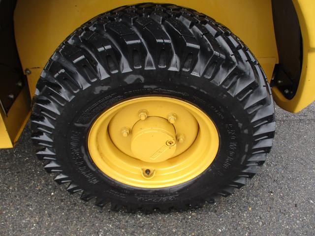日本 　ＣＡＴ　９０１Ｃ２　ホイールローダー　４ＷＤ　バケット容量０．４ｍ３　使用時間４２１．６ｈ　Ｈ３０〜Ｒ６特定自主検査済　スノータイヤ　前後作業灯　室内ヒーター　ＡＭラジオ　ＡＵＸ（39枚目）