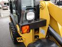 　ＣＡＴ　９０１Ｃ２　ホイールローダー　４ＷＤ　バケット容量０．４ｍ３　使用時間４２１．６ｈ　Ｈ３０〜Ｒ６特定自主検査済　スノータイヤ　前後作業灯　室内ヒーター　ＡＭラジオ　ＡＵＸ（9枚目）