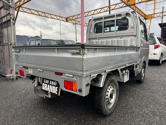 NT100クリッパートラック 4WD オートマ エアコン パワステ キーレス パワーウインド CDデッキ(4枚目)