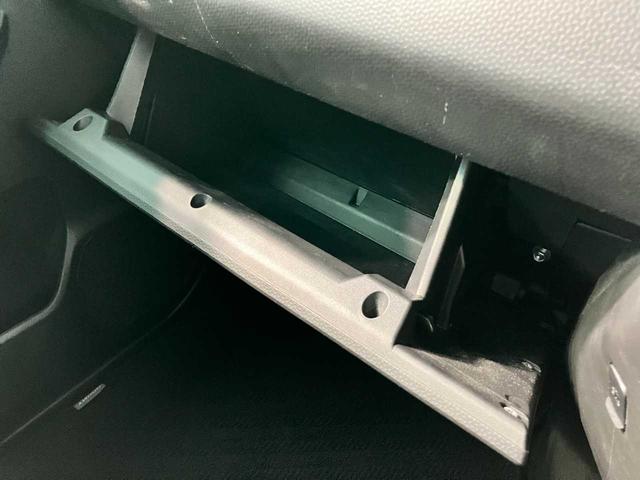 ルーミー カスタムＧ　スマートキー　シートヒーター　両側電動スライドドア　衝突被害軽減ブレーキ　コーナーセンサー　ドライブレコーダー　クルーズコントロール　Ｂｌｕｅｔｏｏｔｈ　バックカメラ　ナビ　オートマチックハイビーム（41枚目）