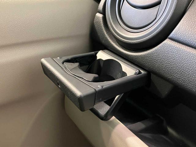 【ドリンクホルダー】助手席からもすぐに出し入れ可能★