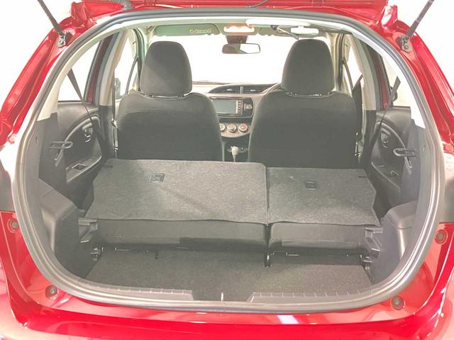 ヴィッツ Ｆ　セーフティーエディションＩＩＩ　純正ナビ　Ｂｌｕｅｔｏｏｔｈ　バックカメラ　衝突被害軽減ブレーキ　スマートキー　アイドリングストップ　オートマチックハイビーム　ＥＳＣ（11枚目）