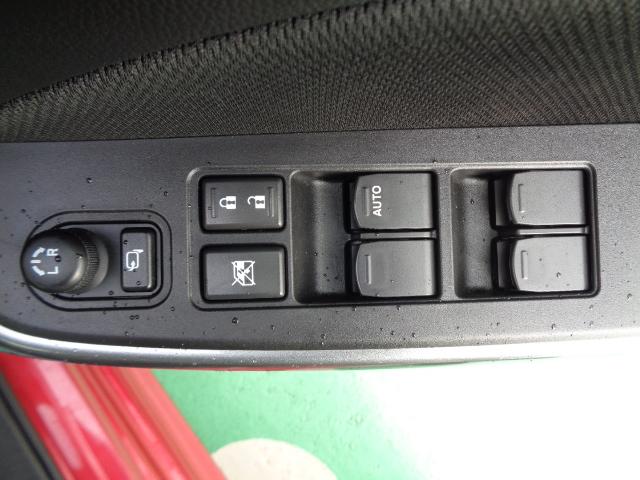 RS 衝突被害軽減ブレーキ シートヒーター クルーズコントロール ターボ 16インチアルミホイール フォグランプ オートエアコン 横滑り防止装置 電動格納ミラー プッシュスタート 本革巻きステアリング(5枚目)