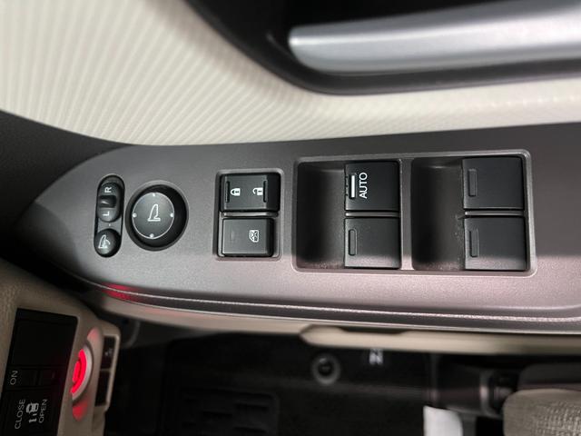 Ｎ－ＢＯＸ Ｇ・Ｌホンダセンシング　４ＷＤ　左側電動スライドドア　クルコン　バックモニター　ＥＴＣ　純正メモリナビ　Ｂｌｕｅｔｏｏｔｈ　ＵＳＢ　ＣＤ　ＤＶＤ　フルセグＴＶ　シートヒーター　チップアップシート　オートライト（29枚目）