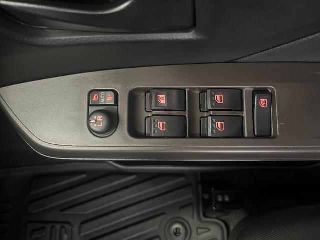 パワーウィンドウ付き☆運転席で全部の窓を開閉することが可能！！