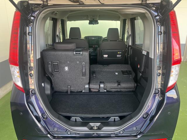 使用用途によって左右のシートが片側ずつ倒せます。