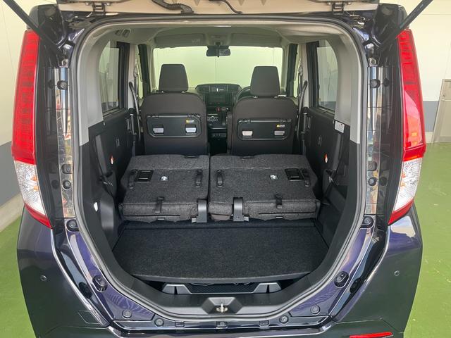 リアシートを倒すと収納スペースが広がります！