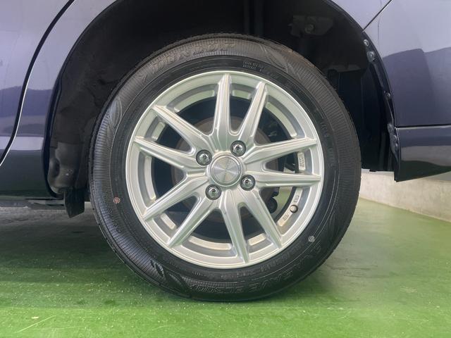 アルミホイールだけでも車のイメージがかなり変わりますね。