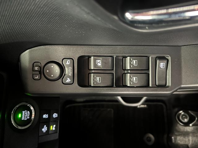 パワーウィンドウ付き☆運転席で全部の窓を開閉することが可能！！