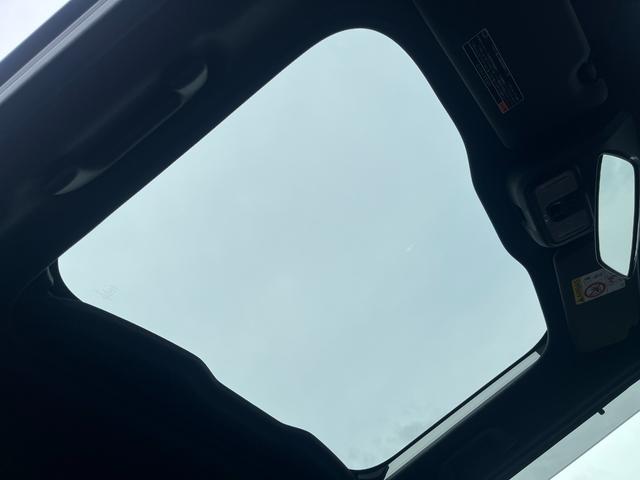 サンルーフ付き！爽快な青い空に輝く星空。ここからの景色は乗る人だけの特等席です！