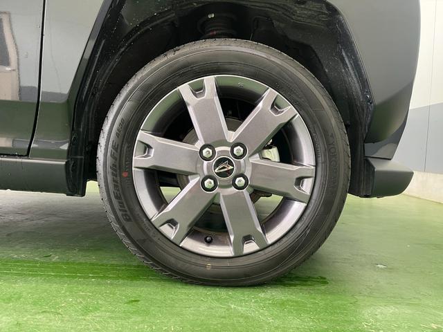 アルミホイールだけでも車のイメージがかなり変わりますね。