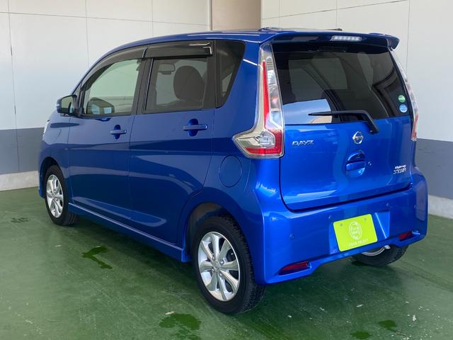 デイズ ハイウェイスター　Ｘ　４ＷＤ　全方位モニター　純正ＳＤナビ　Ｂｌｕｅｔｏｏｔｈ　ＣＤ　ＤＶＤ　フルセグＴＶ　シートヒーター　アイドリングストップ　衝突軽減ブレーキ　寒冷地仕様　盗難防止装置　フォグ　オートＨＩＤ（8枚目）