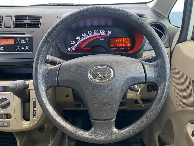 ムーヴ L SA 4WD CDプレイヤー AUX接続 キーレス アイドリングストップ 衝突軽減ブレーキ 社外14インチアルミホイール 盗難防止装置 エアコン パワーウィンドウ 電動格納ドアミラー(15枚目)