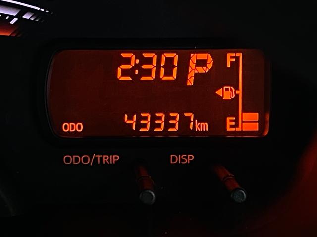 ムーヴ L SA 4WD CDプレイヤー AUX接続 キーレス アイドリングストップ 衝突軽減ブレーキ 社外14インチアルミホイール 盗難防止装置 エアコン パワーウィンドウ 電動格納ドアミラー(17枚目)