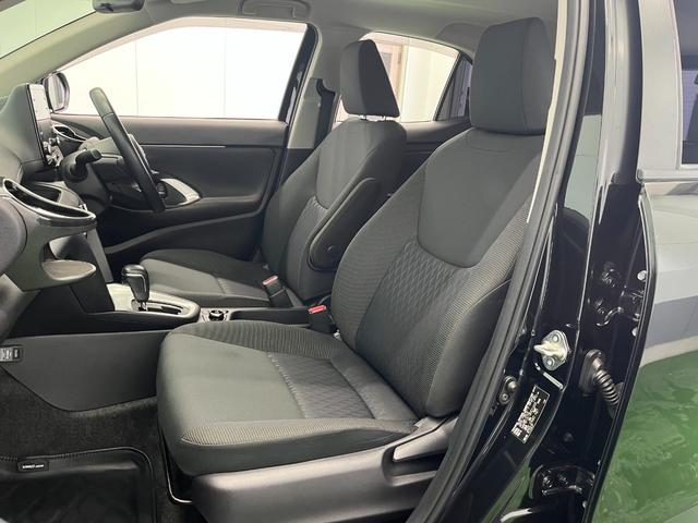 ヤリスクロス Ｇ　４ＷＤ　全方位モニター　ＥＴＣ　純正メモリナビ　Ｂｌｕｅｔｏｏｔｈ　ＵＳＢ　Ａクルコン　車線逸脱警報　車両接近通報　アイドリングストップ　運転モード切替　コーナーセンサー　フォグ　オートＬＥＤ（11枚目）