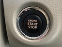 プッシュスタートですのでエンジンの始動もボタンを押すだけです