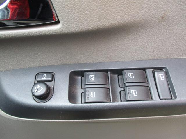 ミライース Xf メモリアルエディション 4WD 特別仕様車 アイドリングストップ CDチューナー 14インチアルミ キーレスエントリー 電動格納ミラー リヤワイパー ABS プライバシーガラス(9枚目)