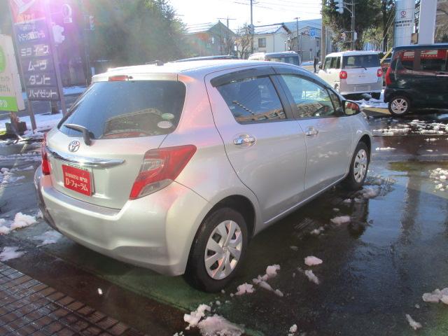 ヴィッツ 1.0F LEDエディション 衝突被害軽減ブレーキ 特別特別仕様車 ブルートゥースナビ バックカメラ ETC ドライブレコーダー LEDヘッドライト スマートキー UVカットガラス ワンオーナー(5枚目)