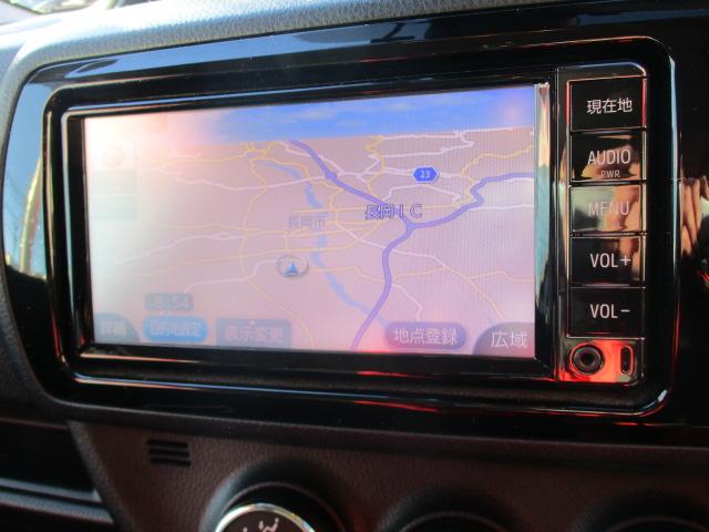 ヴィッツ 1.0F LEDエディション 衝突被害軽減ブレーキ 特別特別仕様車 ブルートゥースナビ バックカメラ ETC ドライブレコーダー LEDヘッドライト スマートキー UVカットガラス ワンオーナー(14枚目)