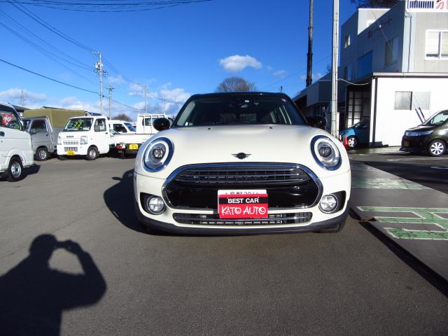 ＭＩＮＩ クーパーＤ　クラブマン　右ハンドル　禁煙車　ディーゼル　ナビ　ＥＴＣ　バックカメラ　スタットレスホイール付き　ノーマルタイヤホイール付き　ドライブレコーダー　クルーズコントロール　盗難防止システム　アルミ　スマ－トキ－（3枚目）