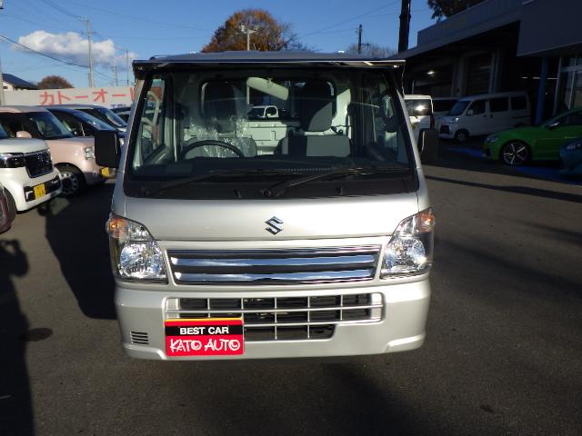 キャリイトラック ＫＣエアコン・パワステ　パートタイム４ＷＤ　４速ＡＴ　オートライト　アイドリングストップ　社外フロントバイザー　煽り縞板ガードフレーム（2枚目）