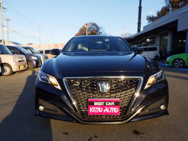 クラウンハイブリッド Ｓ　セーフティパッケージプラス　ローダウン（純正サスあり）　ナビ　ＥＴＣ車載器　バックガイドモニター　アクティブクルーズ　電動シート　シートヒータ　スマートキー（2枚目）