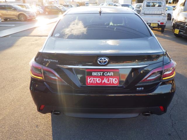 クラウンハイブリッド Ｓ　セーフティパッケージプラス　ローダウン（純正サスあり）　ナビ　ＥＴＣ車載器　バックガイドモニター　アクティブクルーズ　電動シート　シートヒータ　スマートキー（6枚目）