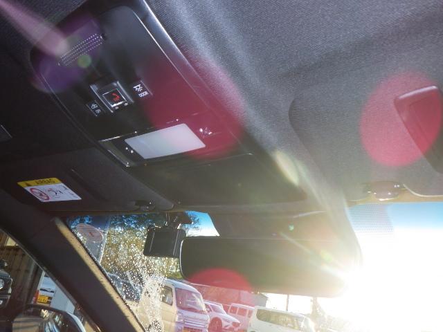 クラウンハイブリッド Ｓ　セーフティパッケージプラス　ローダウン（純正サスあり）　ナビ　ＥＴＣ車載器　バックガイドモニター　アクティブクルーズ　電動シート　シートヒータ　スマートキー（10枚目）