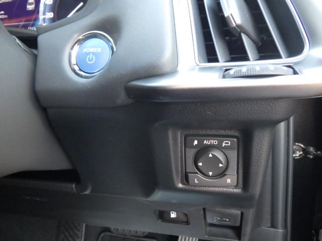 クラウンハイブリッド Ｓ　セーフティパッケージプラス　ローダウン（純正サスあり）　ナビ　ＥＴＣ車載器　バックガイドモニター　アクティブクルーズ　電動シート　シートヒータ　スマートキー（30枚目）