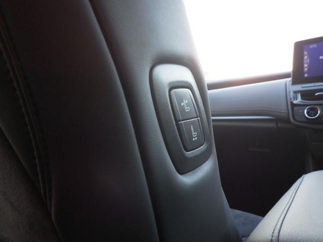 クラウンハイブリッド Ｓ　セーフティパッケージプラス　ローダウン（純正サスあり）　ナビ　ＥＴＣ車載器　バックガイドモニター　アクティブクルーズ　電動シート　シートヒータ　スマートキー（39枚目）