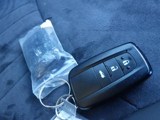 クラウンハイブリッド Ｓ　セーフティパッケージプラス　ローダウン（純正サスあり）　ナビ　ＥＴＣ車載器　バックガイドモニター　アクティブクルーズ　電動シート　シートヒータ　スマートキー（46枚目）