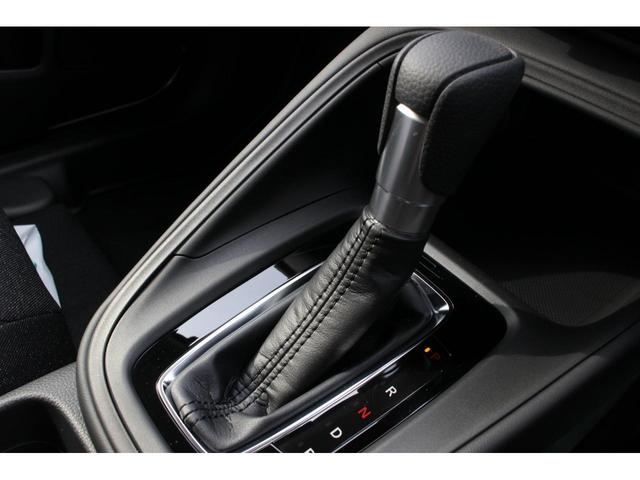 e:HEV X 登録済未使用車 4WD ハイブリッド LEDヘッドライト スマートキー クルーズコントロール オートライト シートヒーター オートエアコン ヒルディセントコントロール アルミホイール オーディオレス(7枚目)