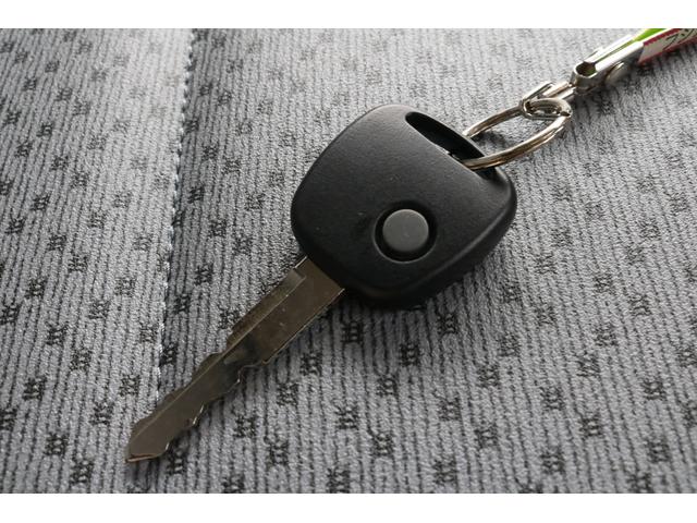 農繁スペシャル 届出済未使用車 4WD 車検R7.2月 衝突被害軽減ブレーキ アイドリングストップ キーレスキー 最大積載量350kg オートライト AMFMラジオ 横滑り防止装置(15枚目)