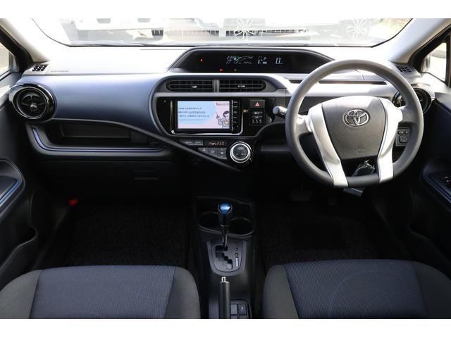 アクア Ｓ　純正ナビ　バックモニター　ＴＶ　スマートキー　プッシュスタート　オートライト　電動格納ミラー　オートライト　ＣＶＴ　衝突安全ボディ　ＡＢＳ　ＥＳＣ　ＣＤ　Ｂｌｕｅｔｏｏｔｈ（2枚目）