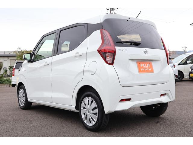 デイズ  レンタカーアップ ナビ TV キーレスエントリー アイドリングストップ 電動格納ミラー ベンチシート CVT 盗難防止システム ABS ESC CD USB Bluetooth(18枚目)