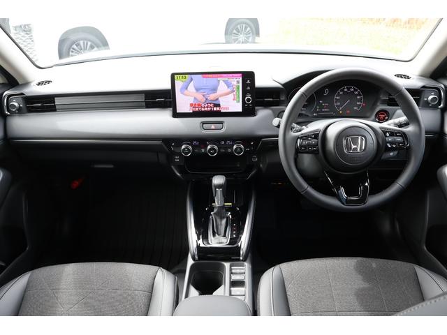 ヴェゼル ｅ：ＨＥＶ　Ｚ　４ＷＤ　バックカメラ　クリアランスソナー　オートクルーズコントロール　レーンアシスト　衝突被害軽減システム　ナビ　ＴＶ　オートライト　ＬＥＤヘッドランプ　電動リアゲート　アルミホイール　スマートキー（2枚目）
