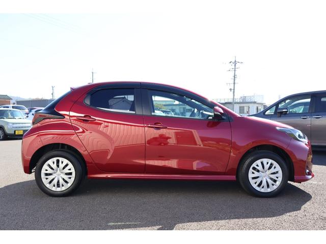 ヤリス ハイブリッドG ワンオーナー 4WD 全周囲カメラ ETC2.0 ナビ TV クリアランスソナー オートクルーズコントロール レーンアシスト 衝突被害軽減システム オートマチックハイビーム(14枚目)