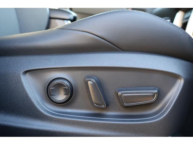 カローラクロス ハイブリッド Z 4WD 全周囲カメラ オートクルーズコントロール レーンアシスト パワーシート パークアシスト 衝突被害軽減システム ナビ TV オートマチックハイビーム オートライト LEDヘッドランプ(26枚目)