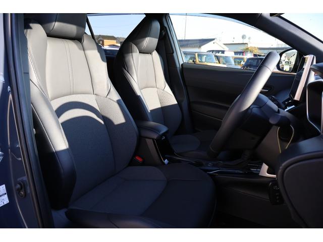 カローラクロス ハイブリッド Z 4WD 全周囲カメラ オートクルーズコントロール レーンアシスト パワーシート パークアシスト 衝突被害軽減システム ナビ TV オートマチックハイビーム オートライト LEDヘッドランプ(29枚目)