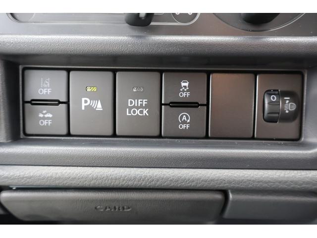 接触を未然に防ぐ、クリアランスソナー搭載です。車を守るためには必須のアイテムですね。