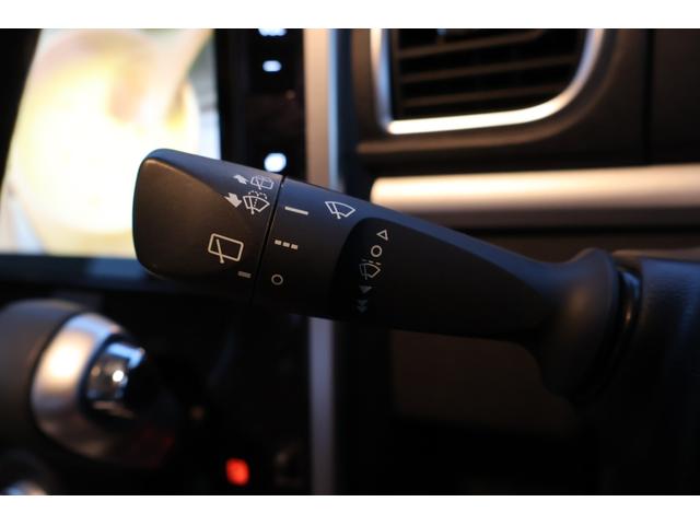 タント カスタムRS トップエディションVS SAIII ターボ ハーフレザー 4WD ETC 全周囲カメラ 両側電動スライドドア ナビ TV クリアランスソナー 衝突被害軽減システム オートマチックハイビーム オートライト LEDヘッドランプ スマートキー(9枚目)