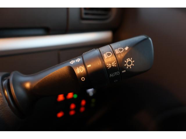 タント カスタムRS トップエディションVS SAIII ターボ ハーフレザー 4WD ETC 全周囲カメラ 両側電動スライドドア ナビ TV クリアランスソナー 衝突被害軽減システム オートマチックハイビーム オートライト LEDヘッドランプ スマートキー(10枚目)