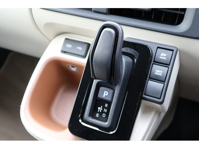 シフトレバー。ぜひ一度お客様の目で確認してください。