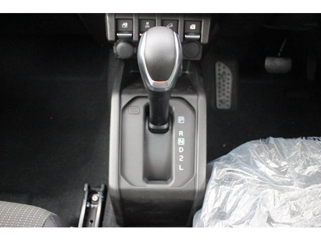 発進時や後退時に必ず操作するレバーです。操作のしやすさが肝になってきます。ぜひ一度体感してください。