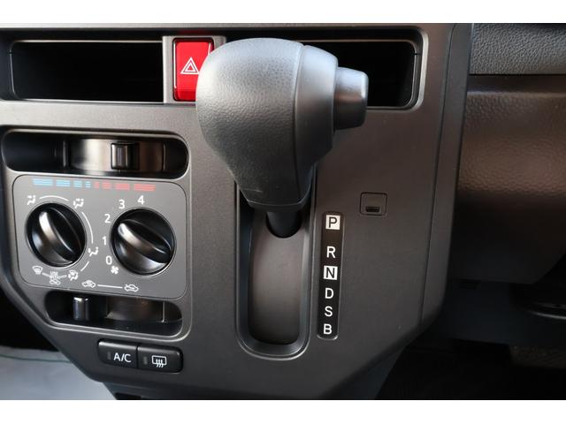 ルーミー Ｘ　ワンオーナー　４ＷＤ　ＥＴＣ　バックカメラ　両側スライド・片側電動　クリアランスソナー　衝突被害軽減システム　オートライト　スマートキー　アイドリングストップ　ウォークスルー　ＣＶＴ（9枚目）