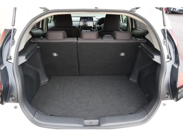 アクア Ｚ　４ＷＤ　全周囲カメラ　ナビ　クリアランスソナー　オートクルーズコントロール　レーンアシスト　パークアシスト　衝突被害軽減システム　アルミホイール　オートマチックハイビーム　オートライト（19枚目）