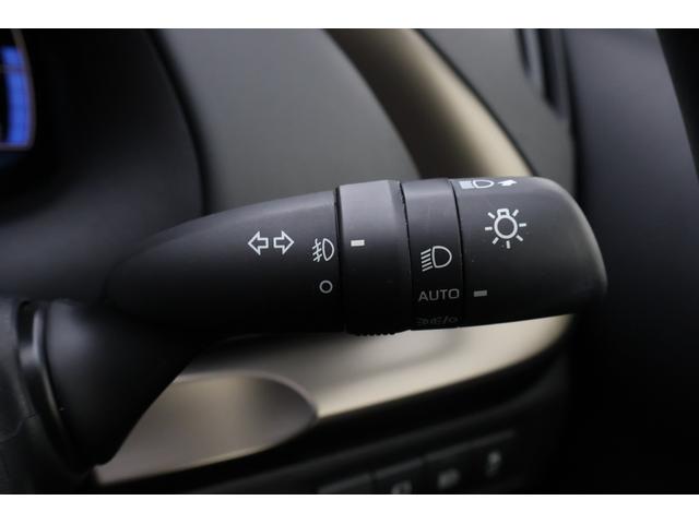 アクア Ｚ　４ＷＤ　全周囲カメラ　ナビ　クリアランスソナー　オートクルーズコントロール　レーンアシスト　パークアシスト　衝突被害軽減システム　アルミホイール　オートマチックハイビーム　オートライト（30枚目）