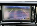 アクア Ｓ　純正ナビ　バックモニター　ＴＶ　スマートキー　プッシュスタート　オートライト　電動格納ミラー　オートライト　ＣＶＴ　衝突安全ボディ　ＡＢＳ　ＥＳＣ　ＣＤ　Ｂｌｕｅｔｏｏｔｈ（7枚目）